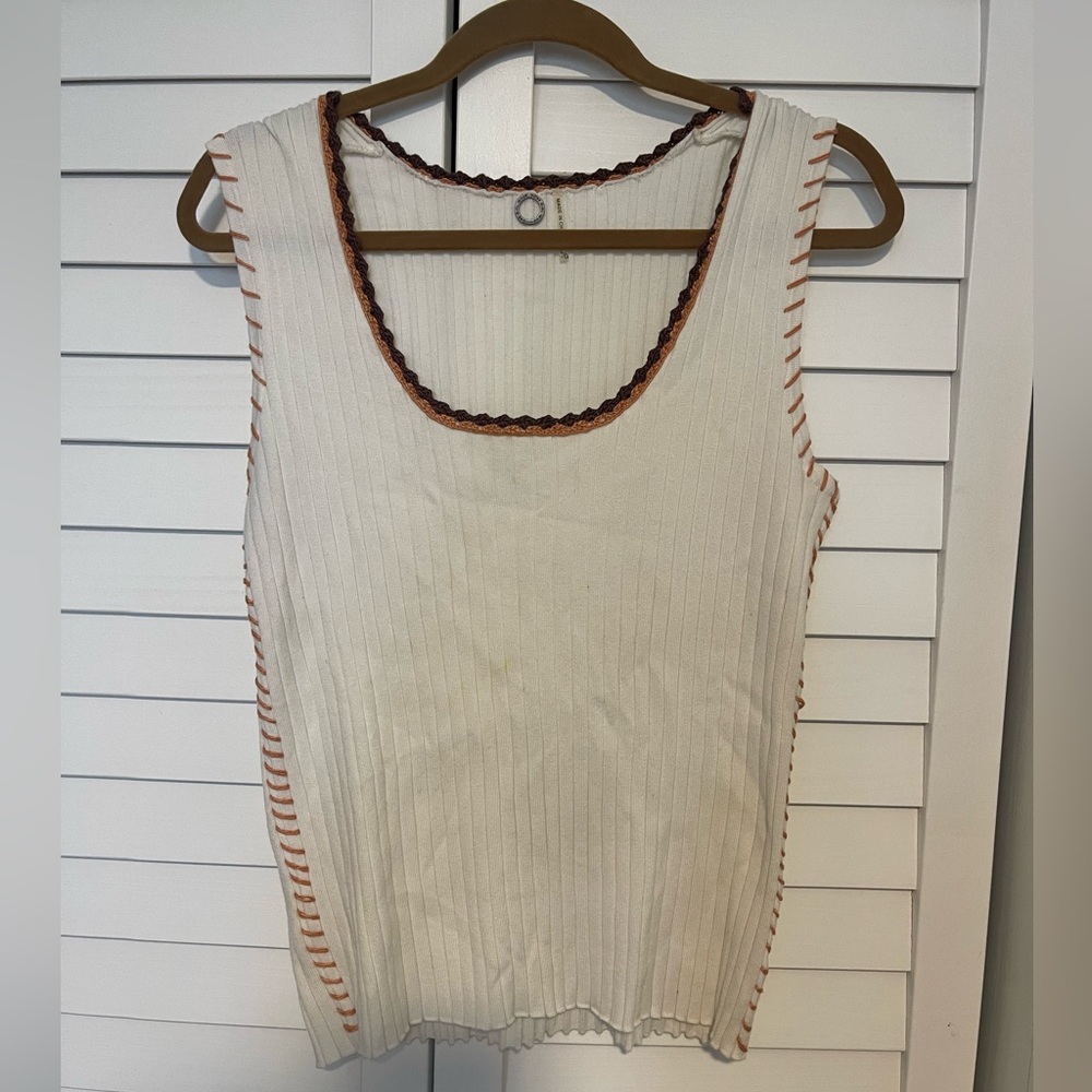 One Girl Who - Sweater tank